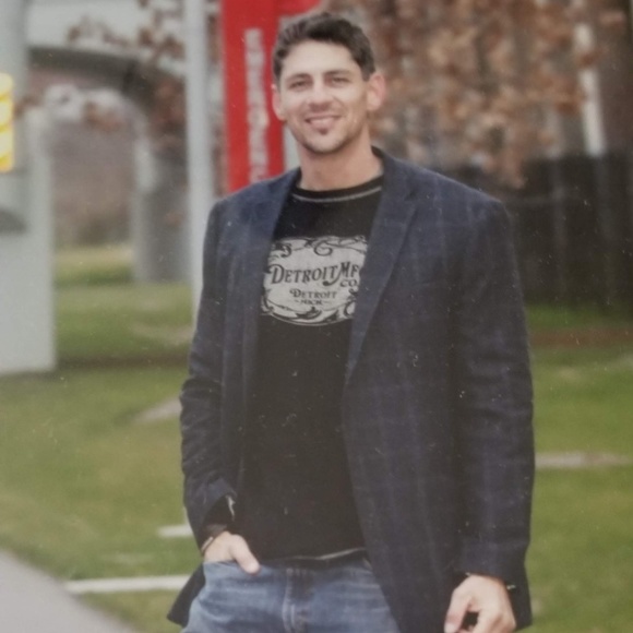 Love - Picture 2 of 4